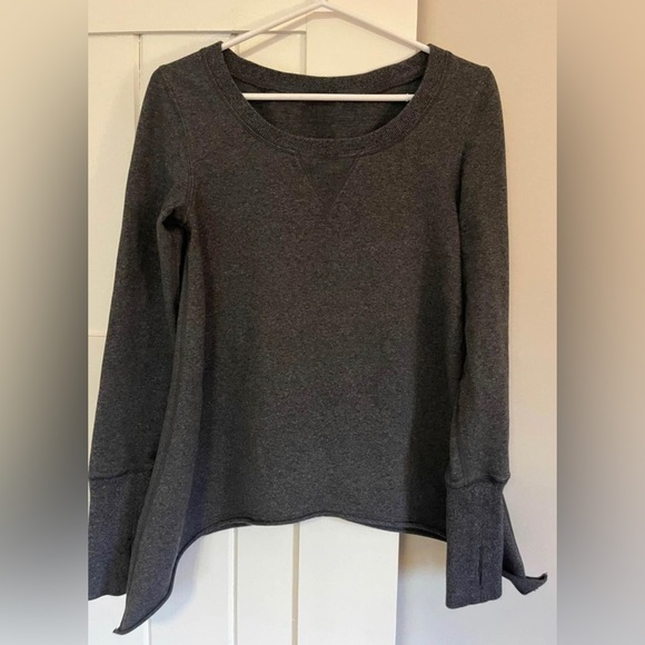 Size 4 Lululemon grey sweatshirt, curved hem - Picture 2 of 2